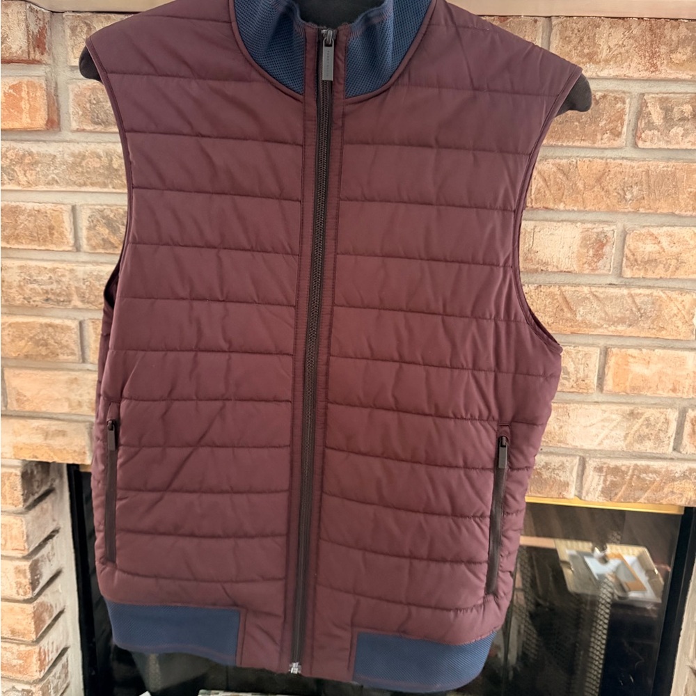 Perry Ellis Men's Quilted Vest - Maroon and Navy